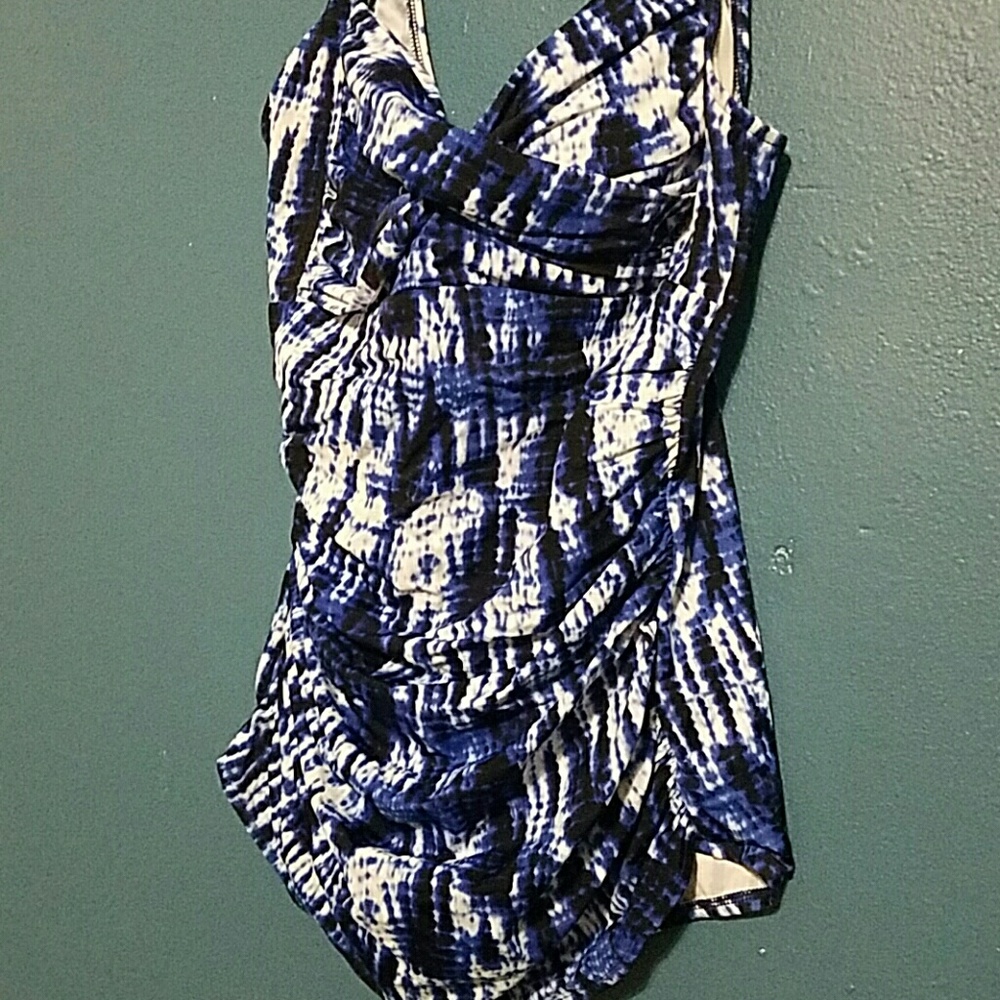 Suddenly slimming one piece swimsuit